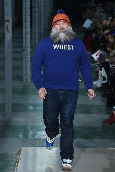 Look 42